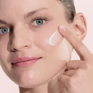 Reine des Prés | Qidalandırıcı və Parıldadıcı Krem