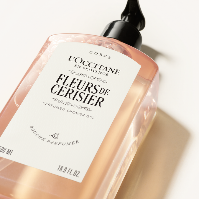 Fleurs de Cerisier perfumed shower gel